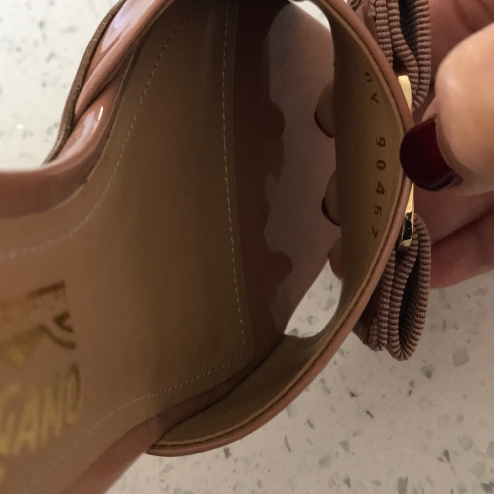 Brand new authentic heels - Picture 6 of 8